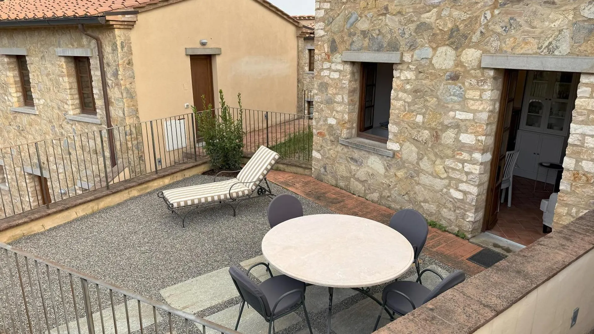 Borgo Di Gaiole - Casa Lorenzo - Apartment With A View & Travel Guide Gaiole in Chianti